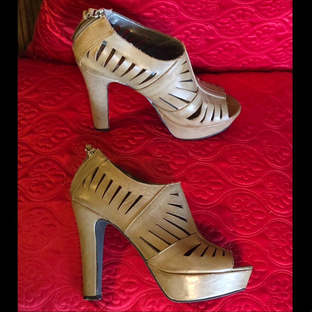 Pink & Pepper Platform Heels-Pre❤️’d